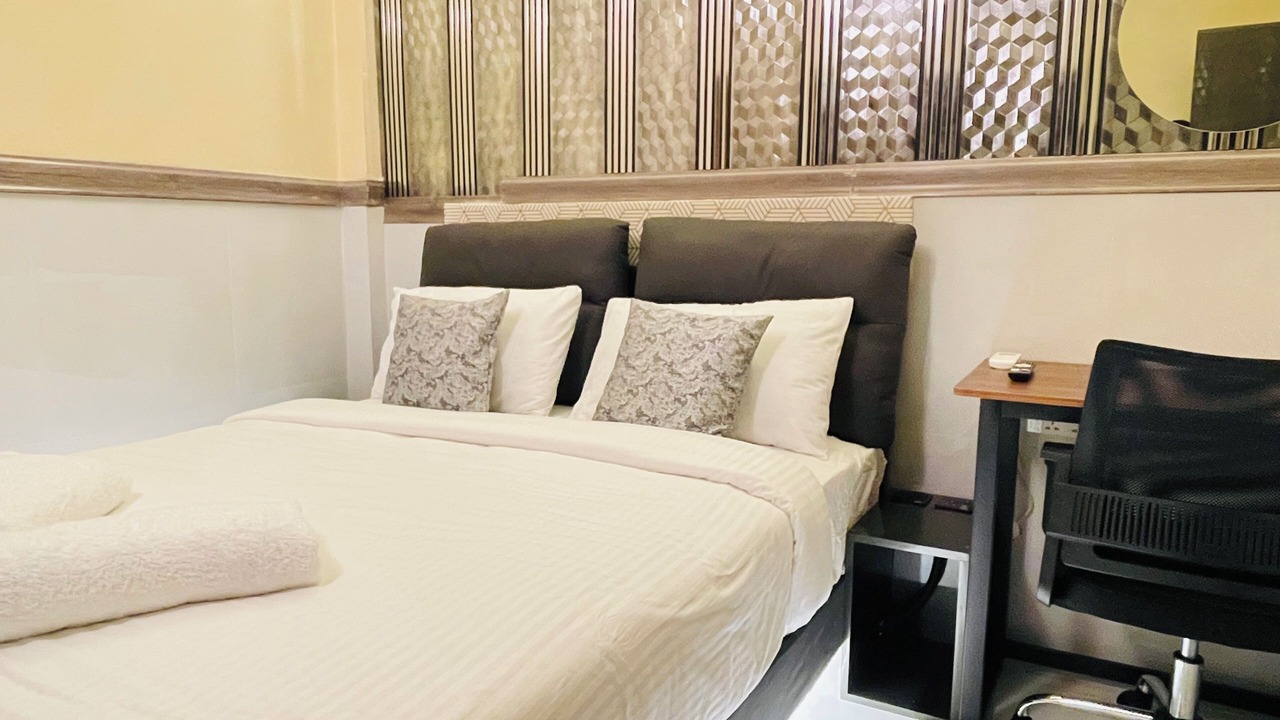 Photo of Bedroom in Male