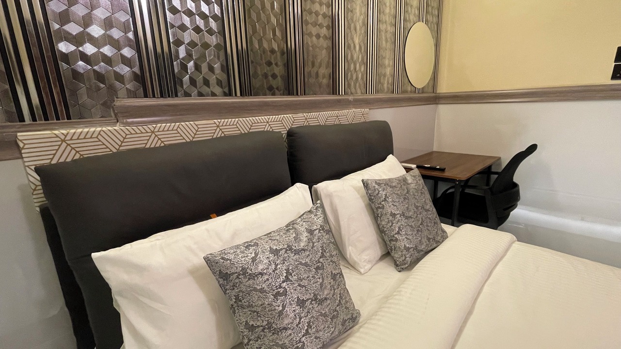 Photo of Bedroom in Male