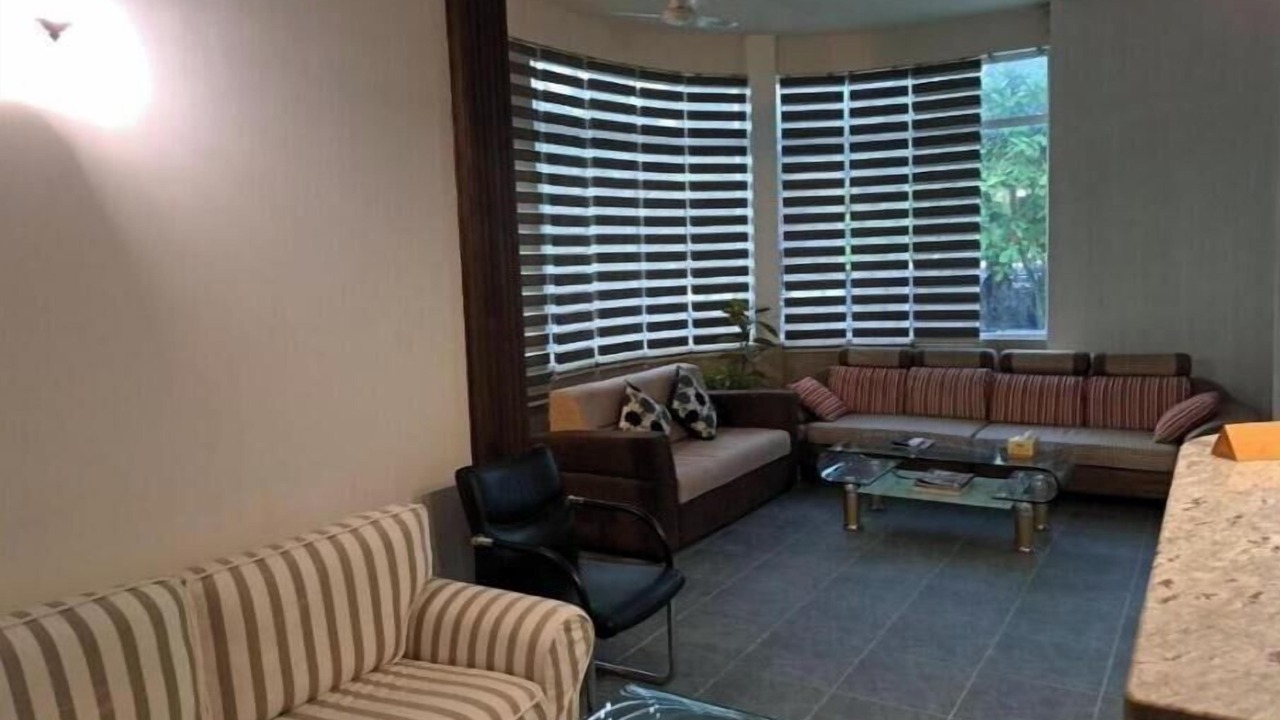 Photo of Livingroom in Male