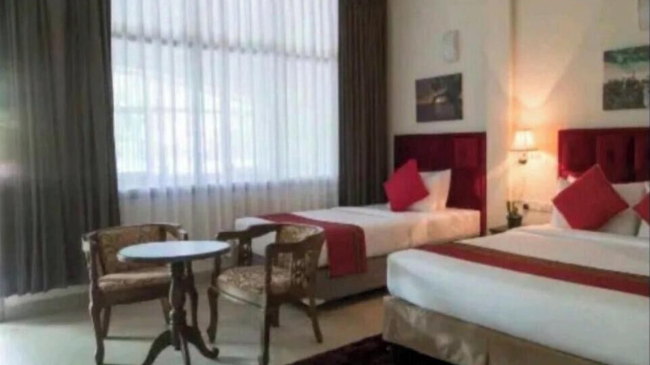Photo of Bedroom in Male