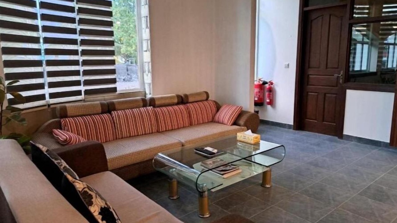 Photo of Livingroom in Male