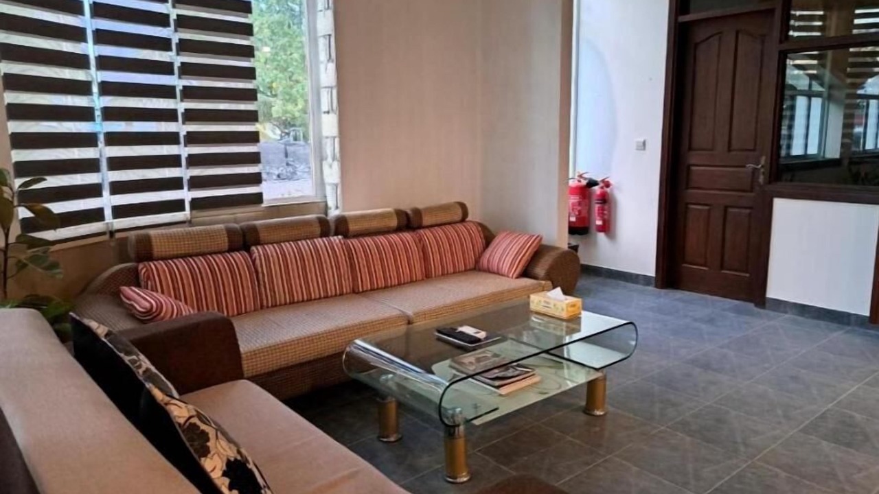 Photo of Livingroom in Male