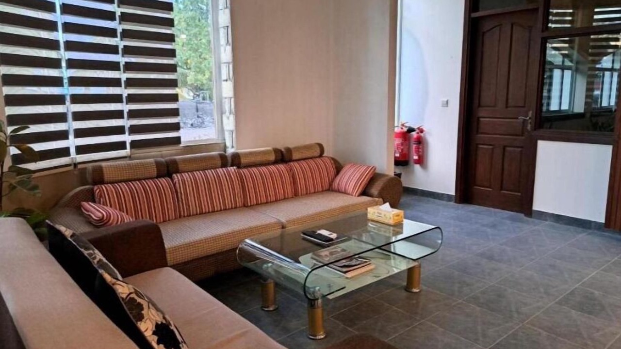 Photo of Livingroom in Male