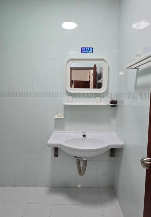 Photo of Bathroom in Magoodhoo