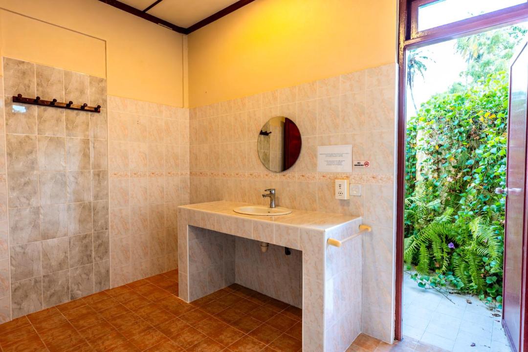 Photo of Bathroom in Rinbudhoo