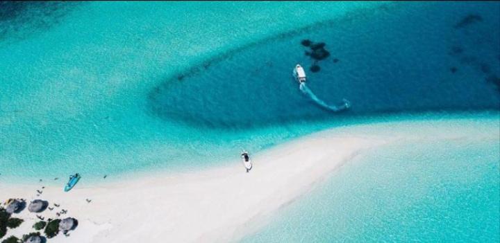 Photo of Human In Picture in Thinadhoo