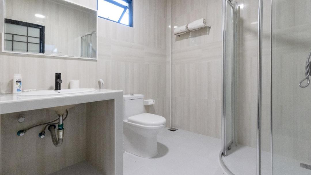 Photo of Bathroom in Thoddoo