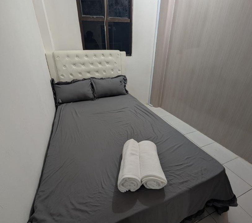Photo of Bedroom in Male
