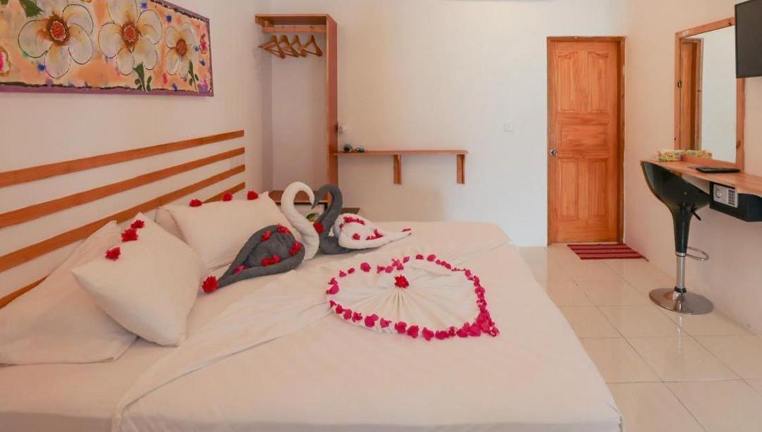 Photo of Bedroom in Thoddoo