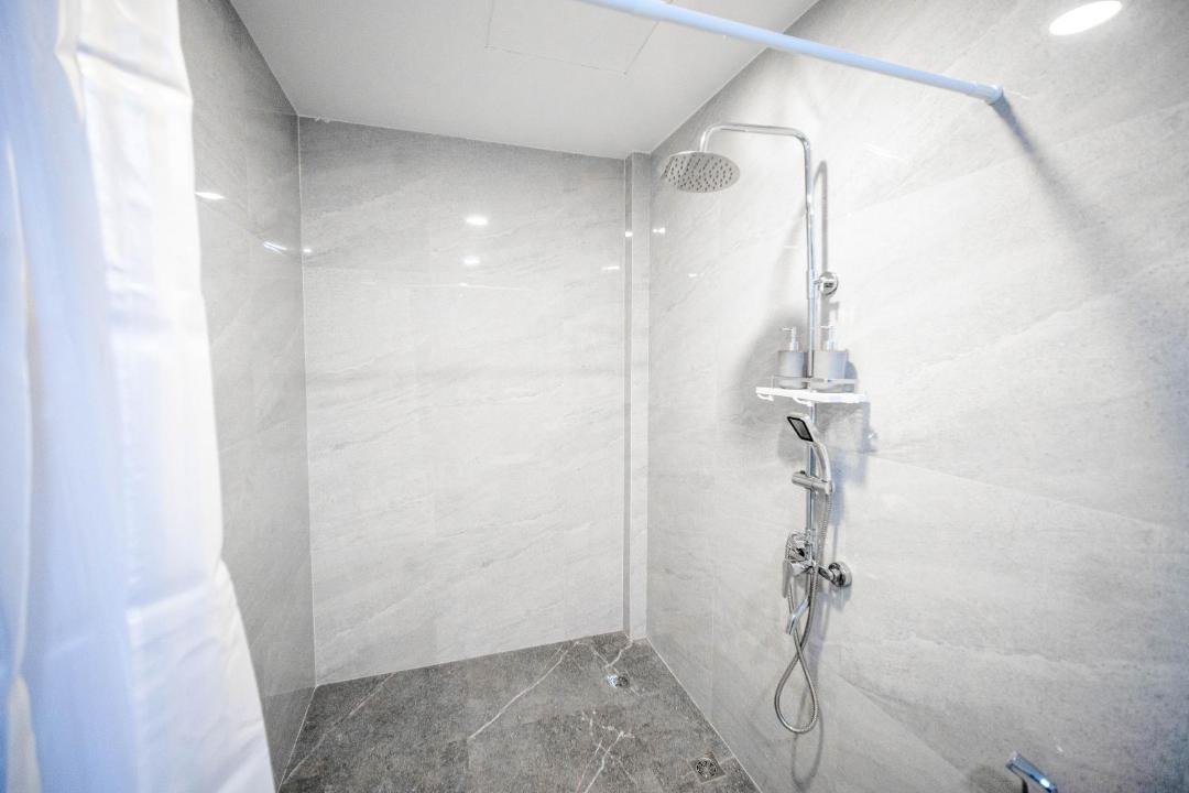 Photo of Bathroom in Mathiveri