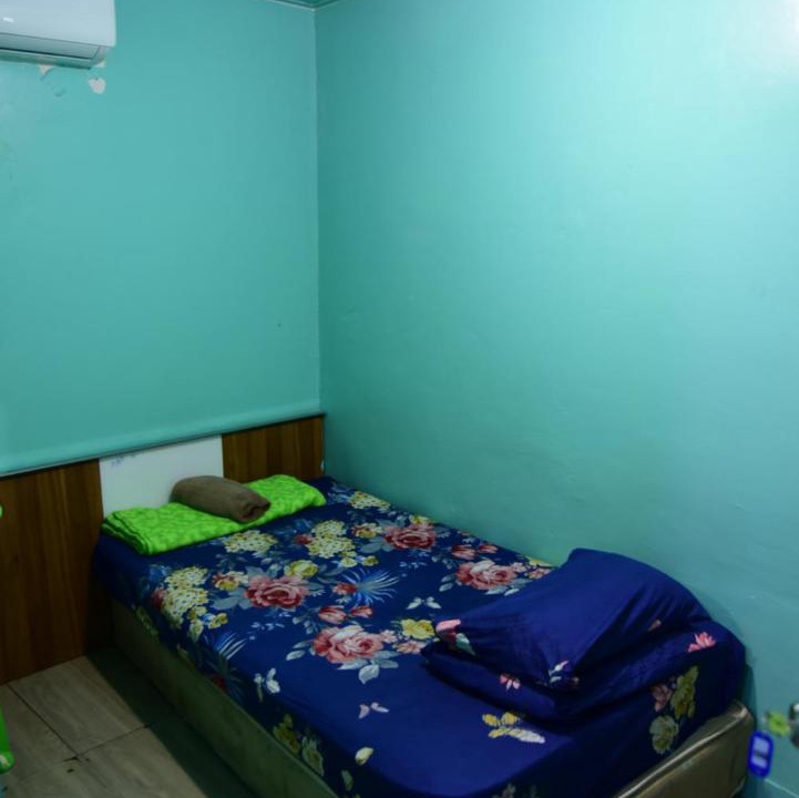 Photo of Bedroom in Male