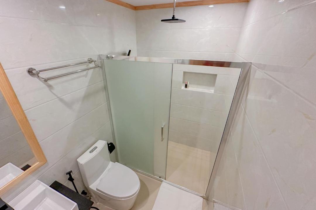 Photo of Bathroom in Milandhoo