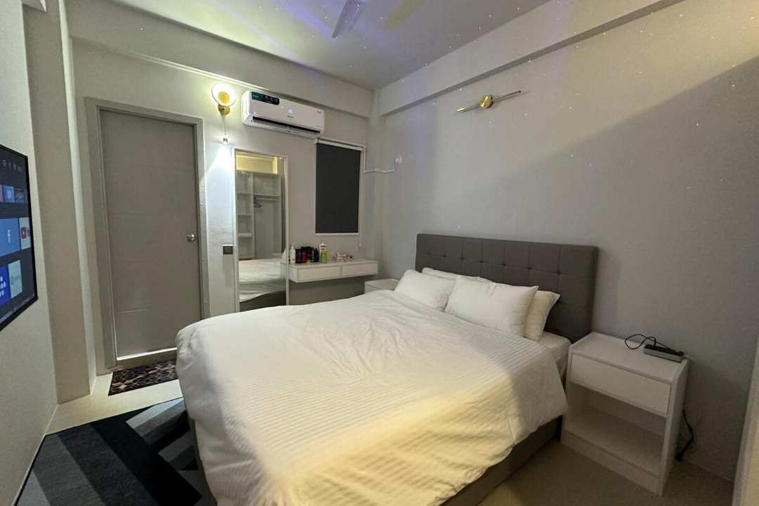 Photo of Bedroom in Male