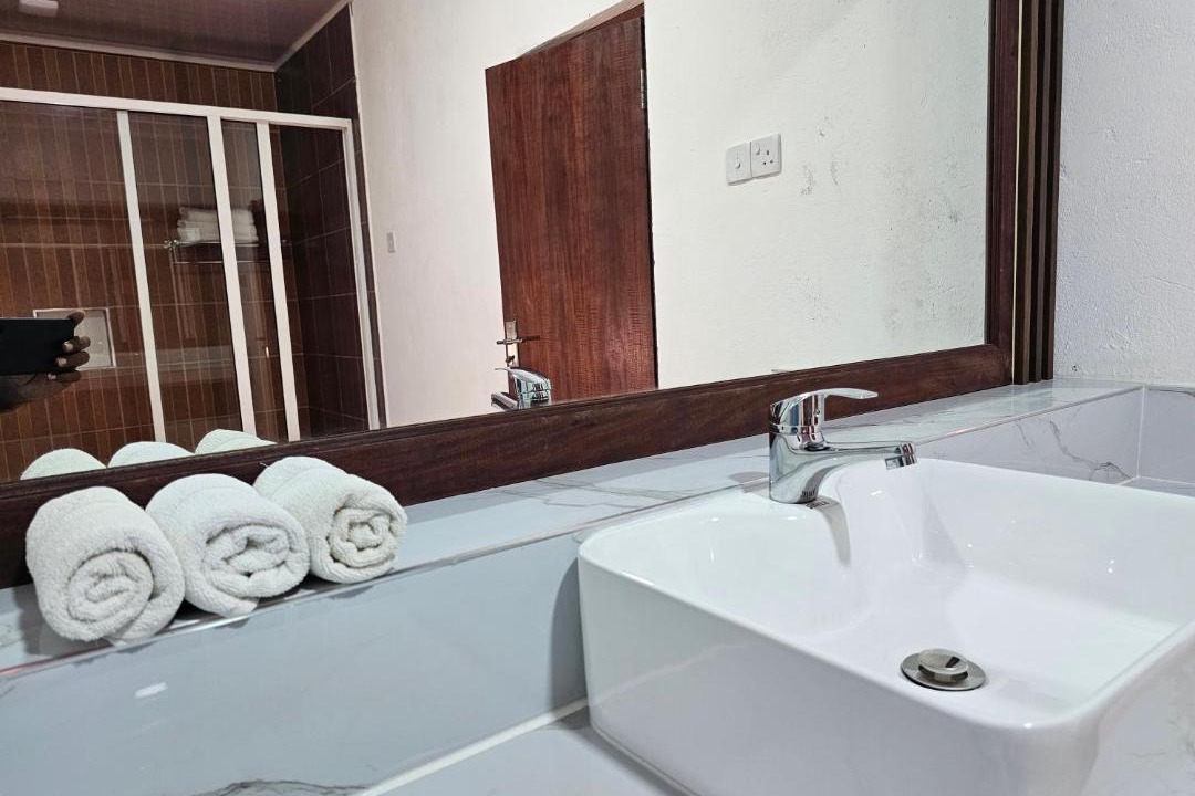 Photo of Bathroom in Bodufolhudhoo