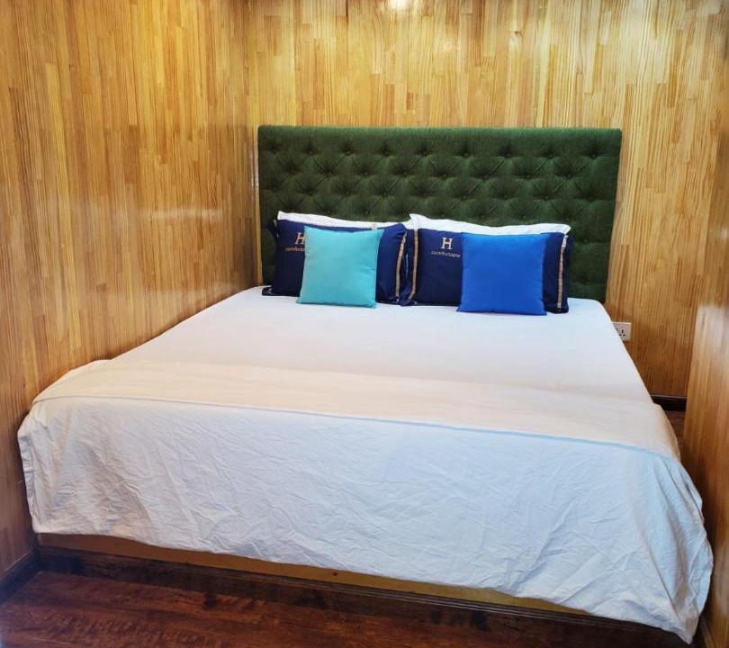 Photo of Bedroom in Male