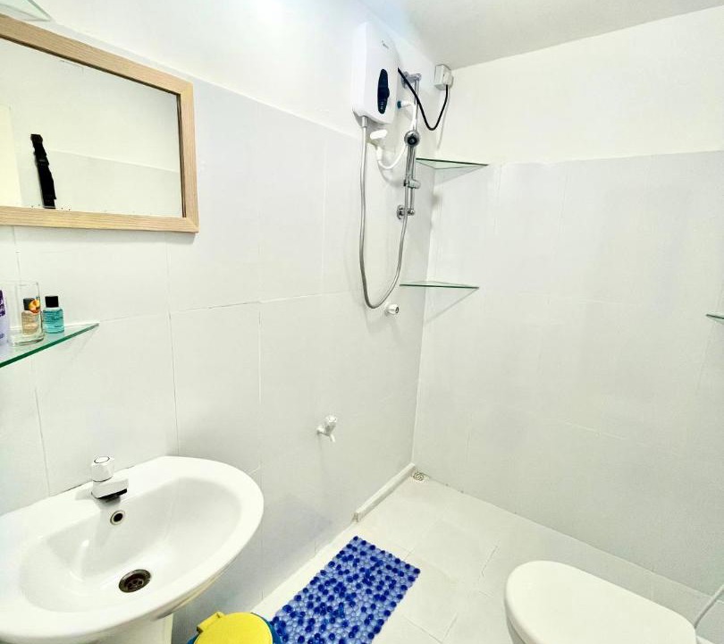 Photo of Bathroom in Thulusdhoo Island