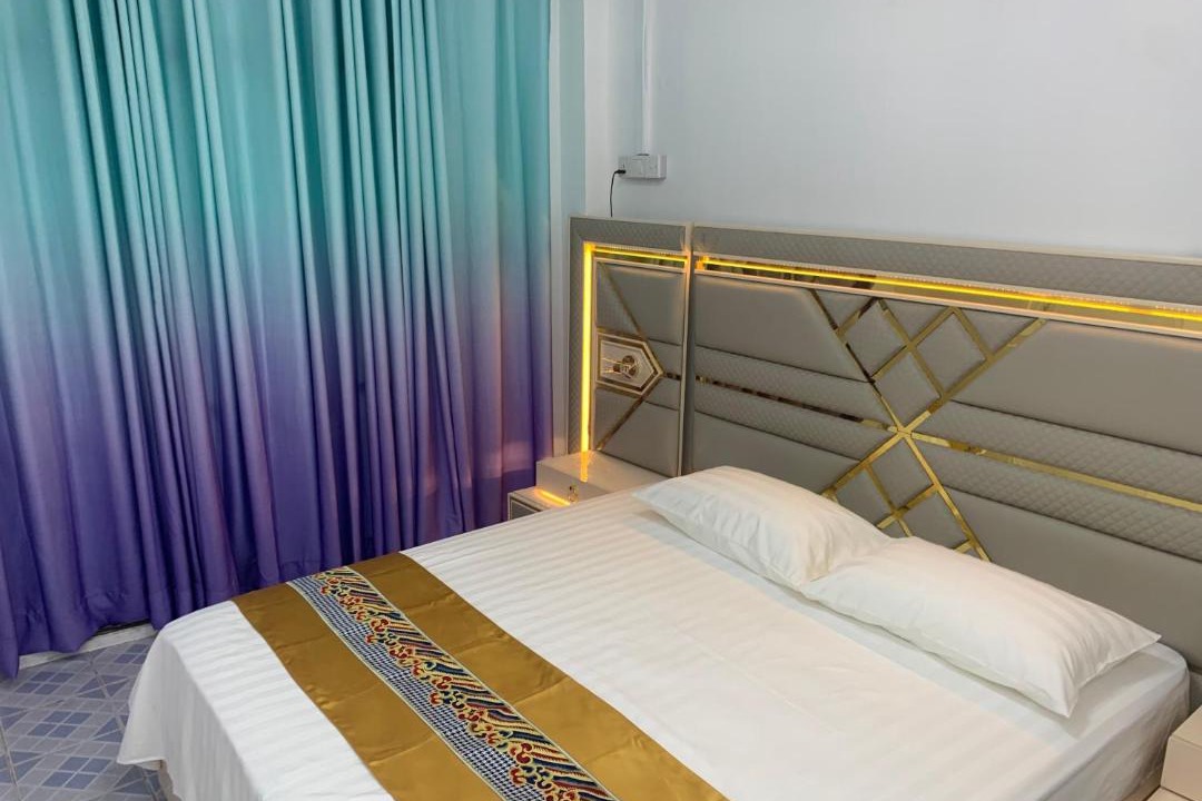 Photo of Bedroom in Male