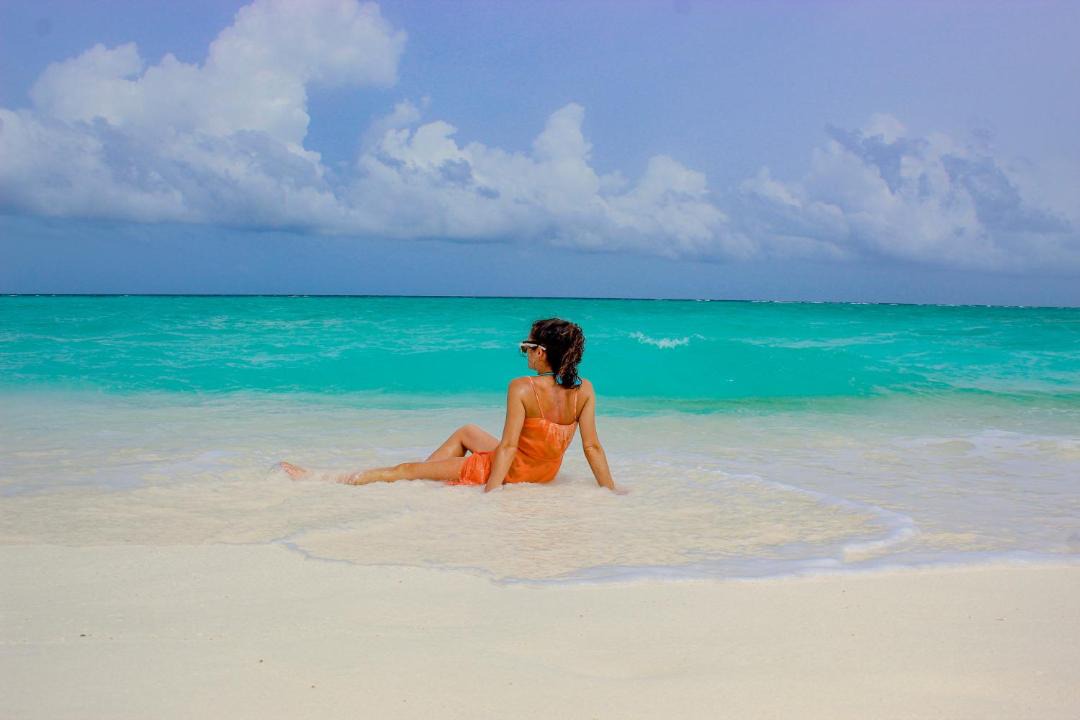 Photo of Human In Picture in Fodhdhoo