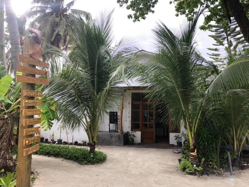 Photo of Buildings in Guraidhoo