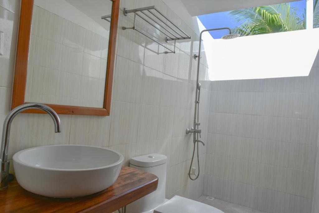 Photo of Bathroom in Hangnaameedhoo