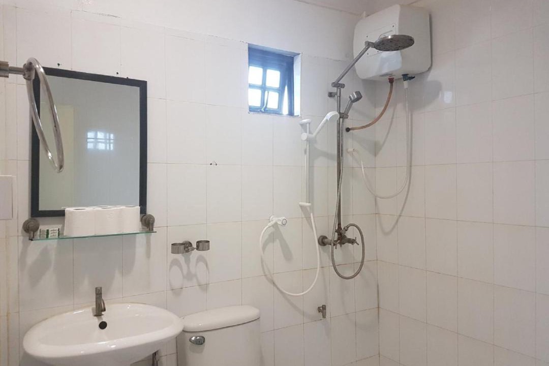 Photo of Bathroom in Thulusdhoo Island