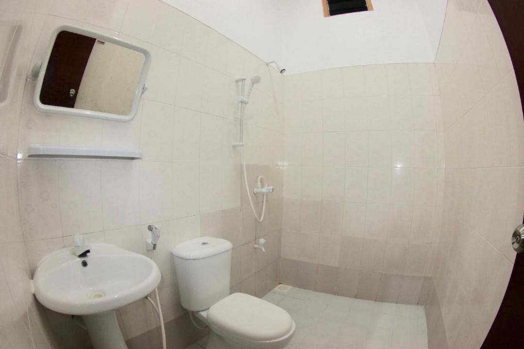 Photo of Bathroom in Himmafushi