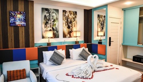 Deluxe Suite, 1 King Bed, Beach View, Beachside