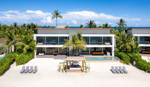 Three Bedroom Beach Retreat with Private Pool