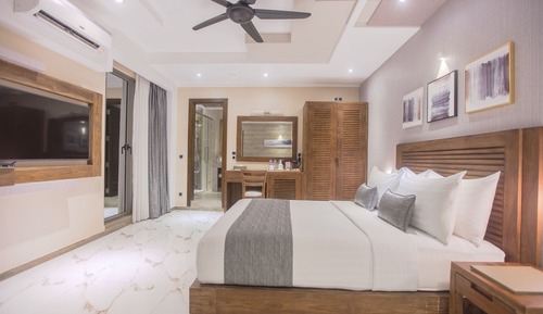 Samann Suite with Balcony, Free Airport Transfer