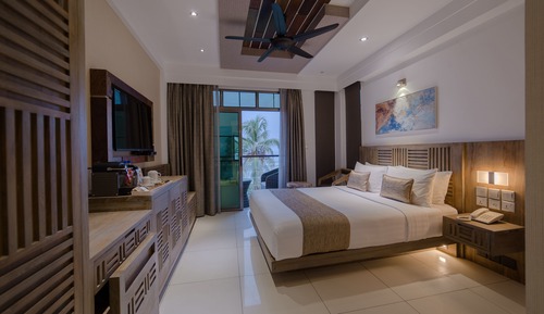 Ocean View Room with Balcony (Free Airport Transfer)