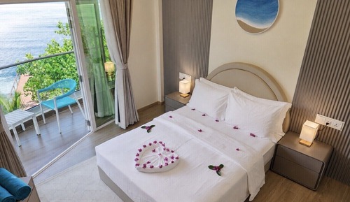 Superior Double or Twin Room, Balcony, Beach View