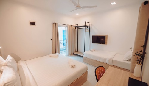 Deluxe Triple Room, 1 Bedroom, Non Smoking, Garden View
