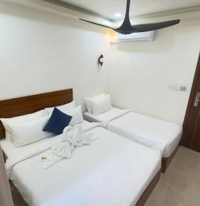 Triple Room with Balcony