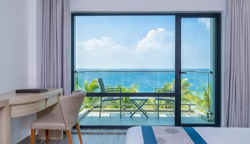 Super Deluxe Room with Balcony and Seaview