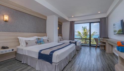 Deluxe Family Room with Balcony and Seaview
