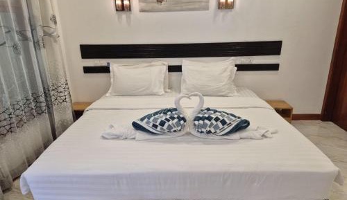 Deluxe Double Room (2 Adults + 1 Child)