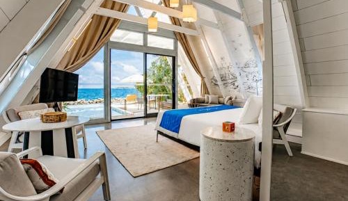 Bodu Haruge Beach Villa with Private Pool