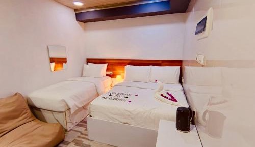 Deluxe Family Room