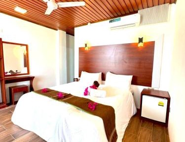 Deluxe Double Room with Balcony and Sea View