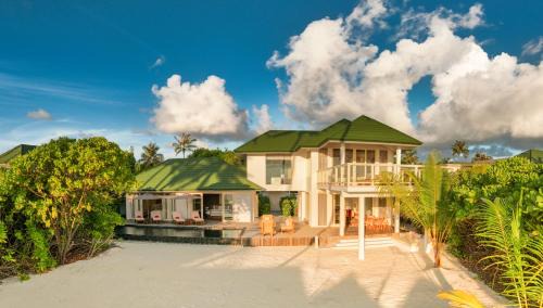 Four Bedroom Beach Residence with Pool - Free shared seaplane for 2 guests, minimum 7-night stay