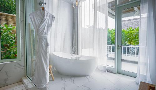 Beach Pool Suite