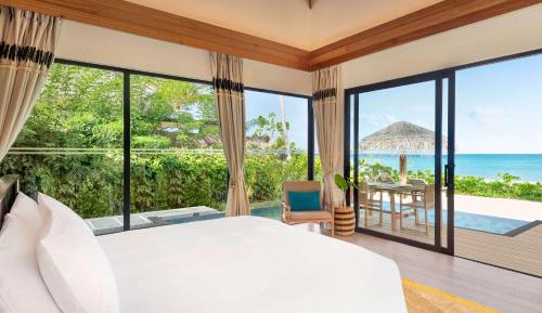One-Bedroom Family Beach Pool Villa