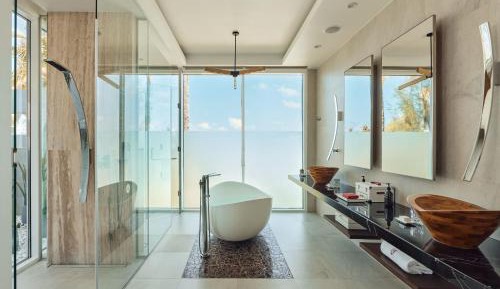 Three Bedroom Sunset Beach Retreat with Pool