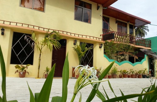 Mathiveri Hotel | Holiday Mathiveri Inn