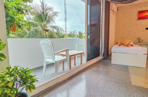 Thoddoo House | Sands Garden Hotel