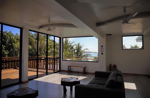 Thulusdhoo Island House | Room-master Suite Family Room With Views