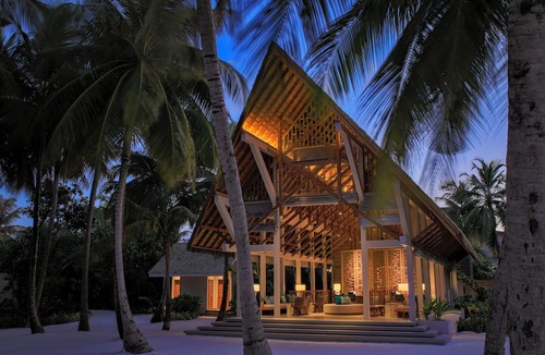 Raa Atoll Resort | Emerald Faarufushi Resort & Spa