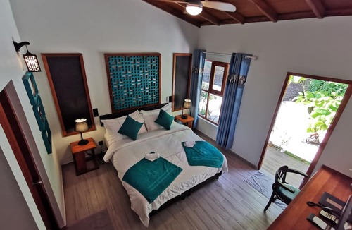 Fulhadhoo Hotel | Village Hideaways & Spas
