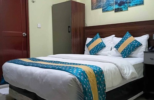 Male House | Tourist Inn