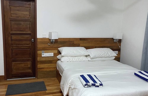 Mandhoo House | Mandhoo Inn